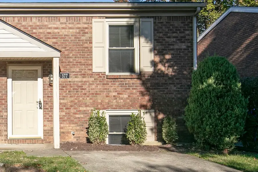 577 El Paseo Place, Lexington, KY 40517 - #2
