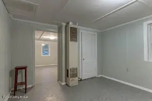 5617 Lovers Ln, Louisville, KY 40299 - #3