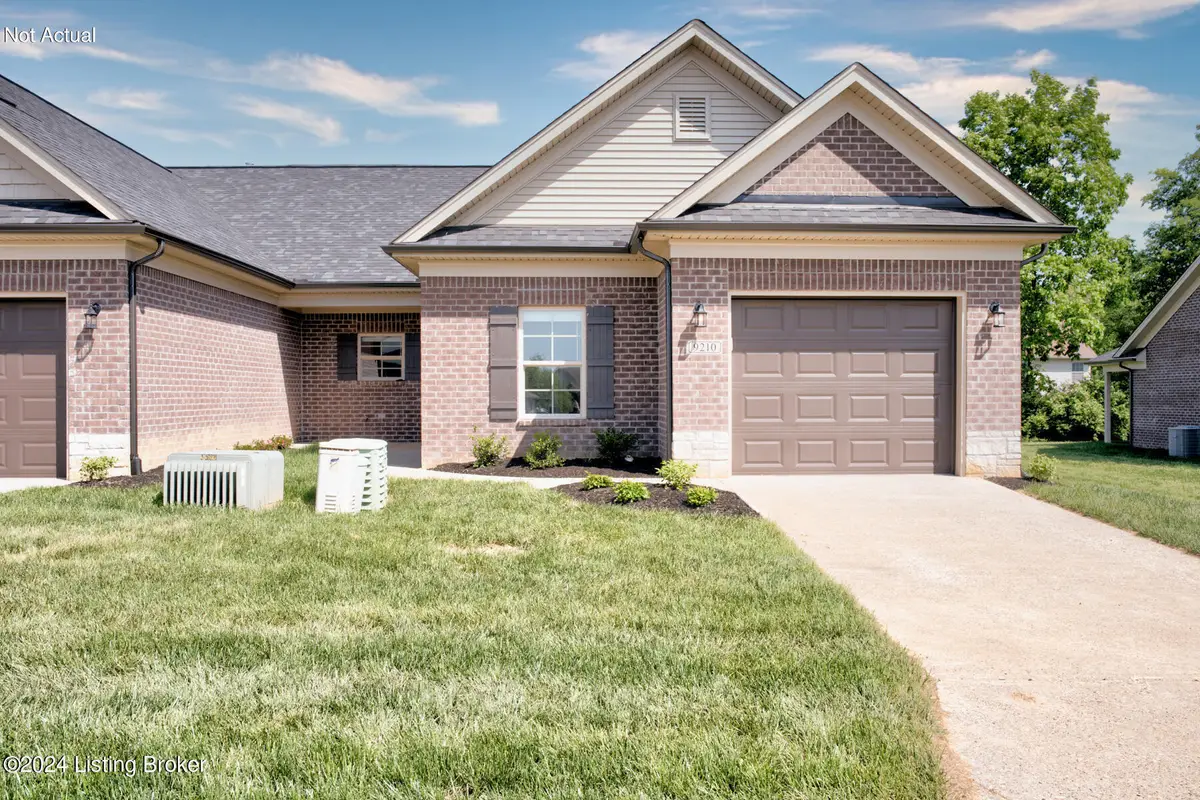10104 Deer Vista Dr, Louisville, KY 40291 - Image #1
