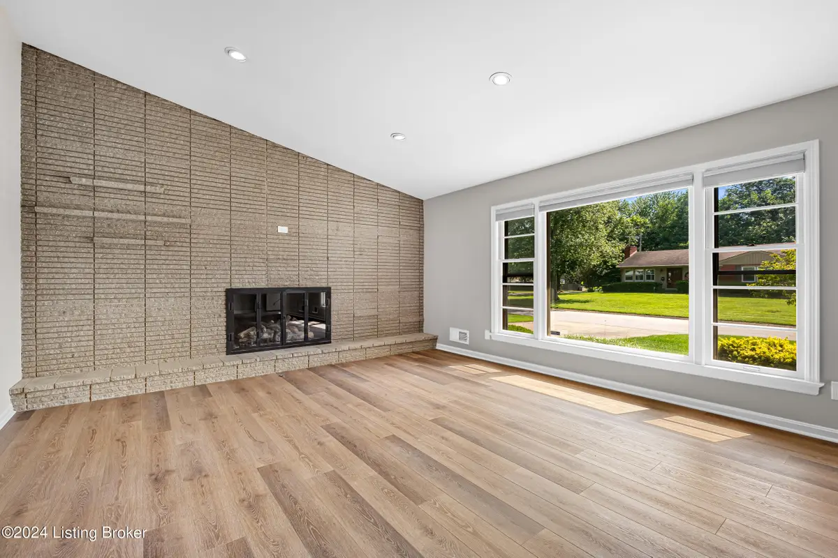 1515 Vivian Ln, Louisville, KY 40205 - Image #1
