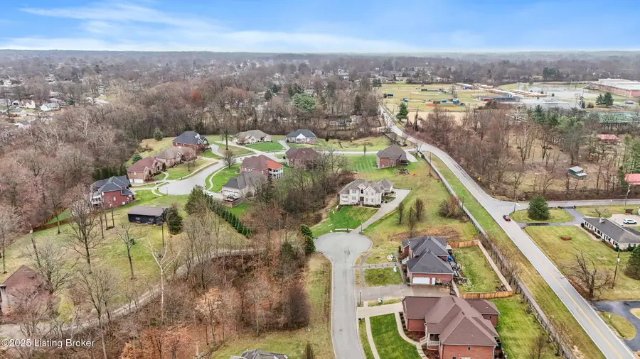 7904 Briscoe Woods Dr, Louisville, KY 40228 - Image #3