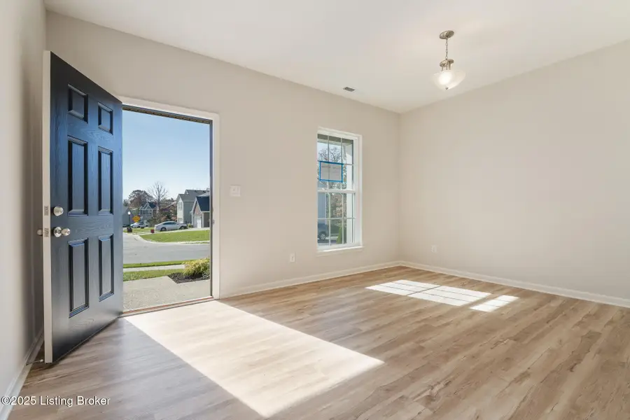 12000 Parkview Trace Dr, Louisville, KY 40229 - Image #3