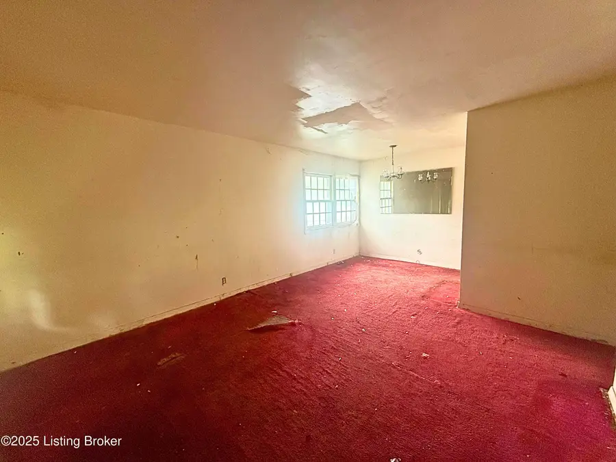 1206 Fairland Pl, Louisville, KY 40211 - Image #2