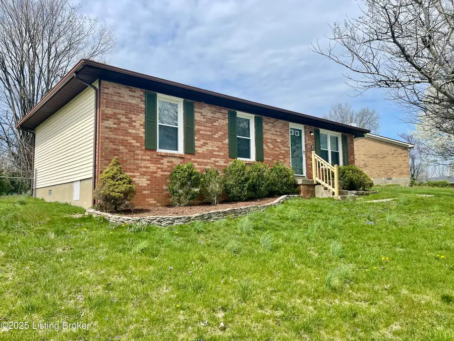 1808 Oakwood Dr, Shelbyville, KY 40065 - Image #2