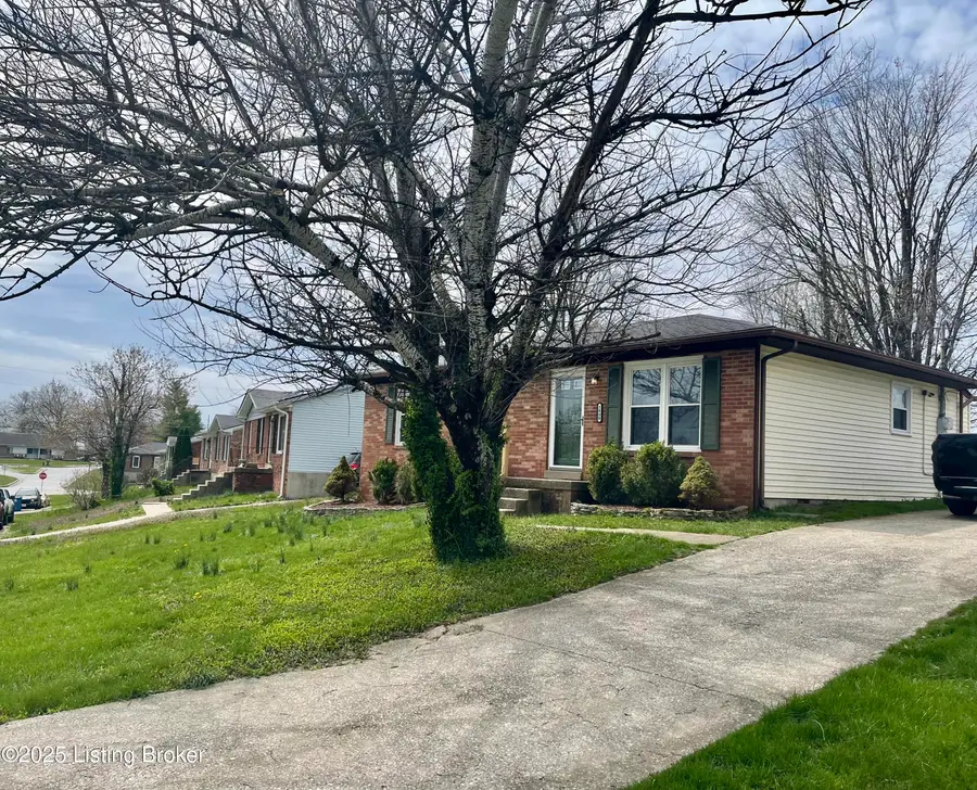1808 Oakwood Dr, Shelbyville, KY 40065 - Image #3