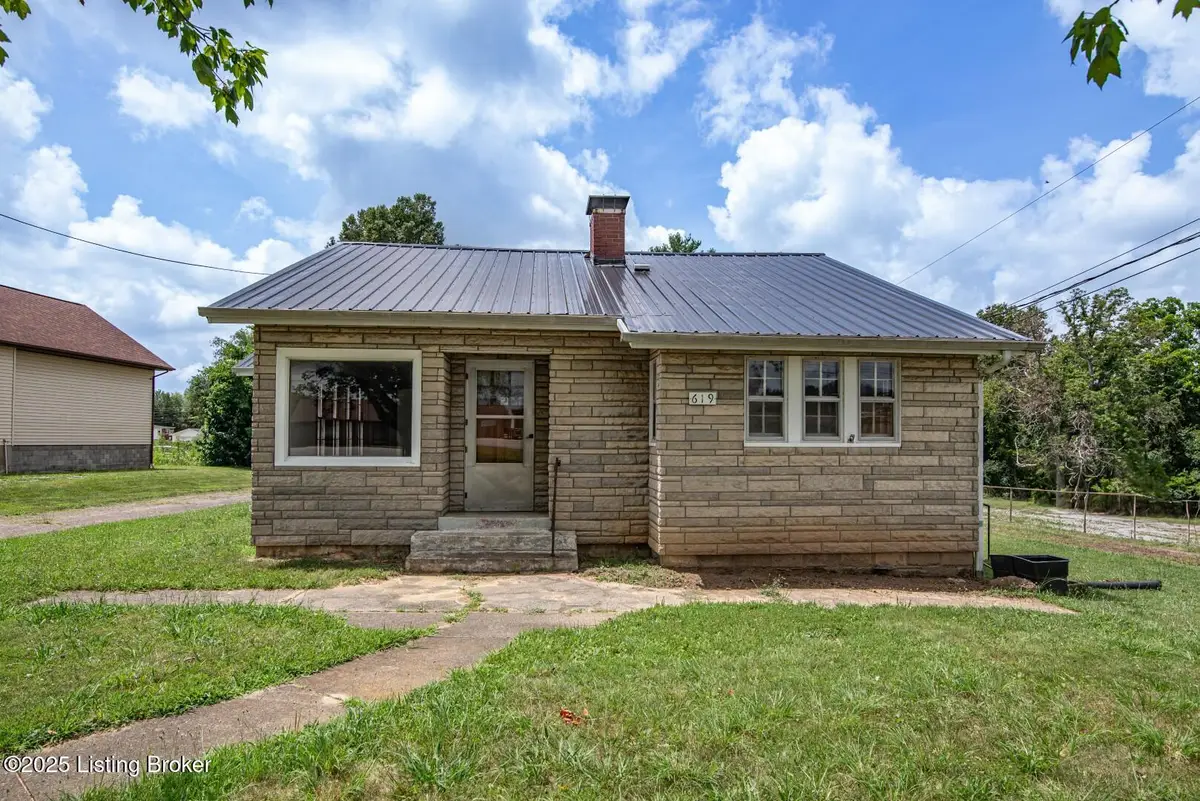 619 S Wilson Rd, Radcliff, KY 40160 - Image #1