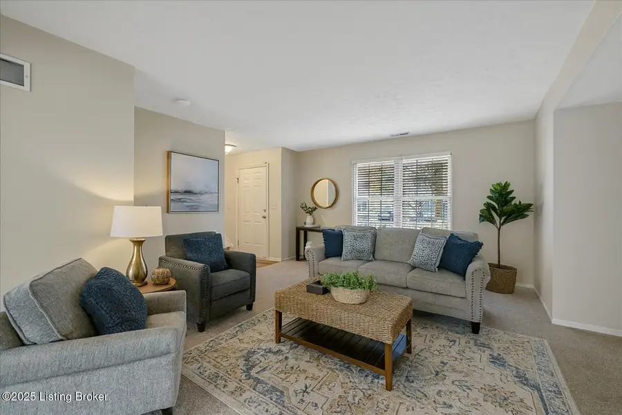 6508 Hunters Creek Blvd, Louisville, KY 40258 - Image #3