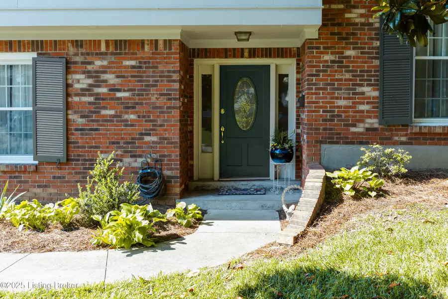 1606 Sutherland Dr, Louisville, KY 40205 - Image #2