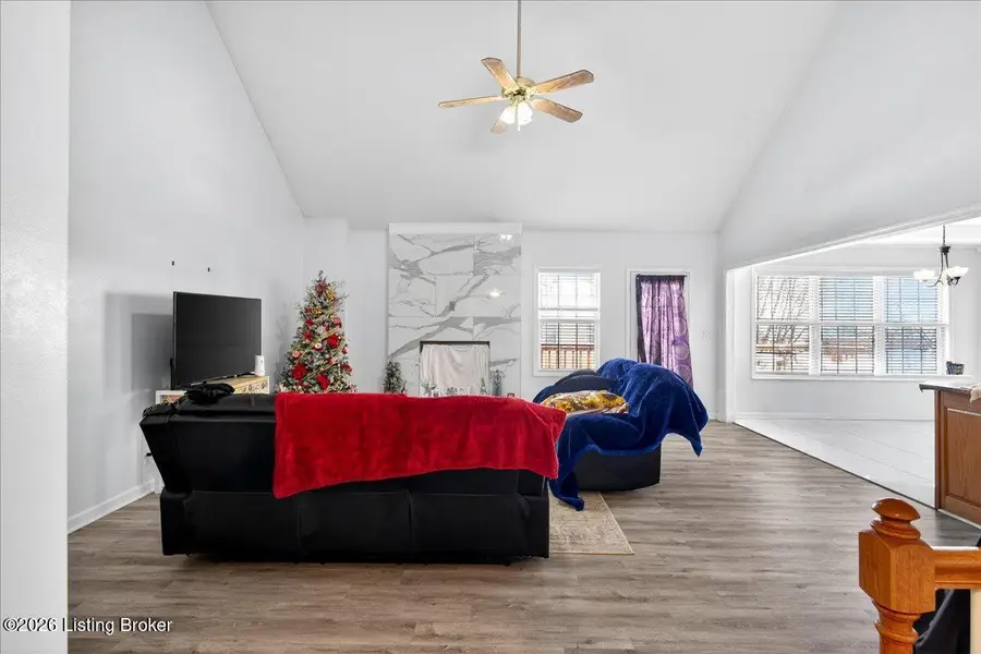 6807 Brighton Springs Ln, Louisville, KY 40291 - Image #3