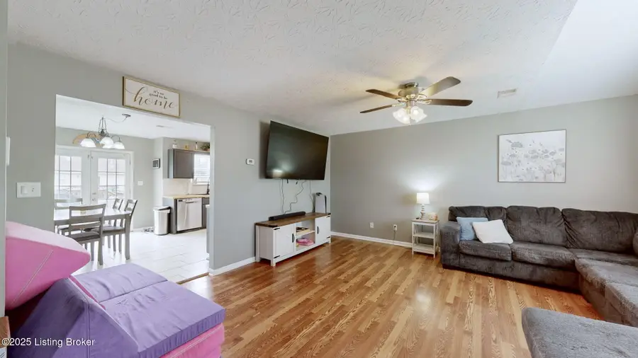 202 White Blossom Dr, Shepherdsville, KY 40165 - Image #3