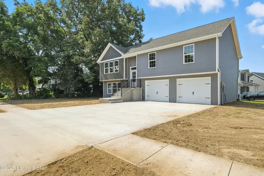 101 Honeysuckle Dr, Vine Grove, KY 40175 - Image #2