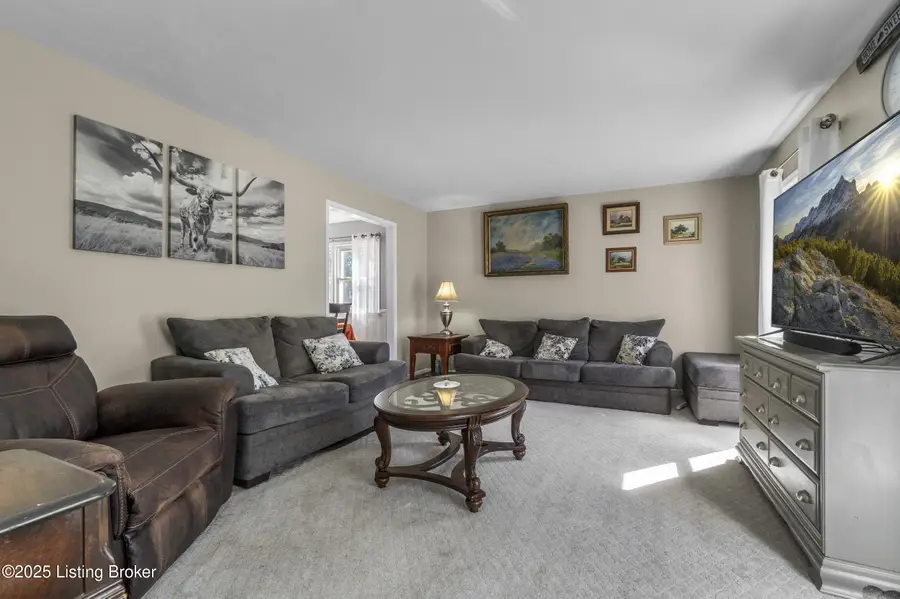 2501 Foxy Poise Rd, Louisville, KY 40220 - Image #3