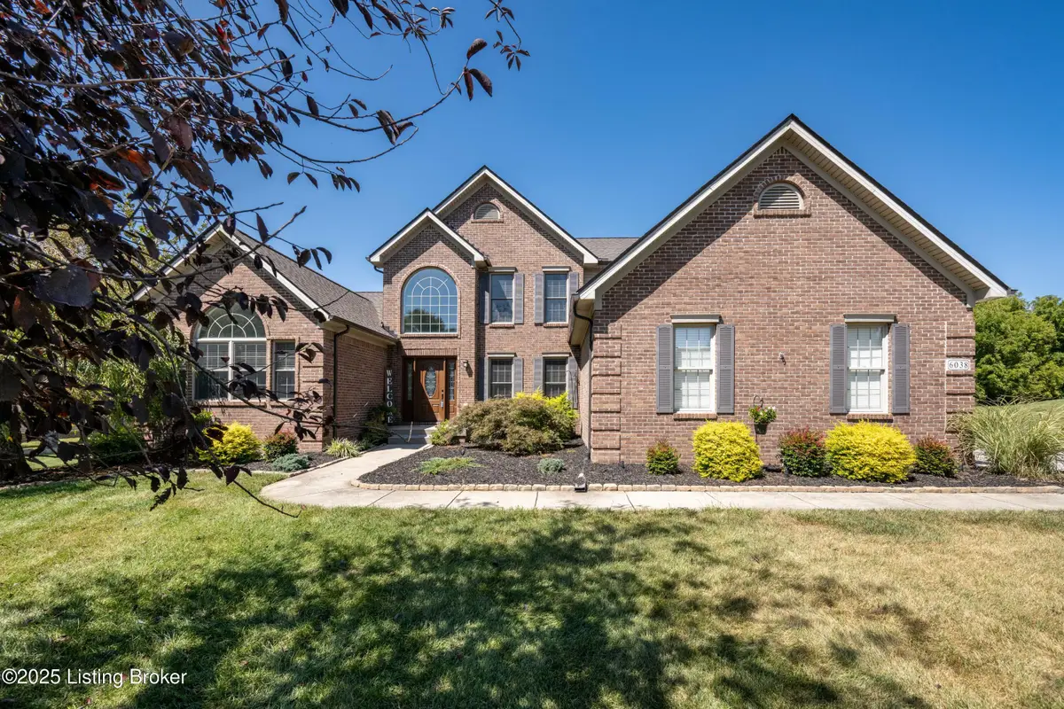 6038 Pebble Creek Dr, Floyds Knobs, IN 47119 - Image #1