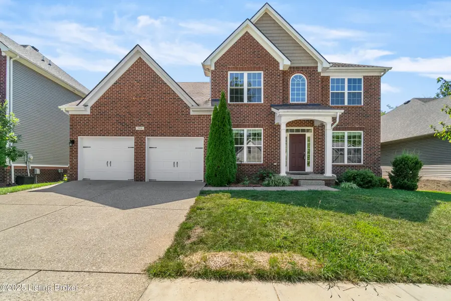 569 Wooded Falls Rd, Louisville, KY 40243 - Image #2