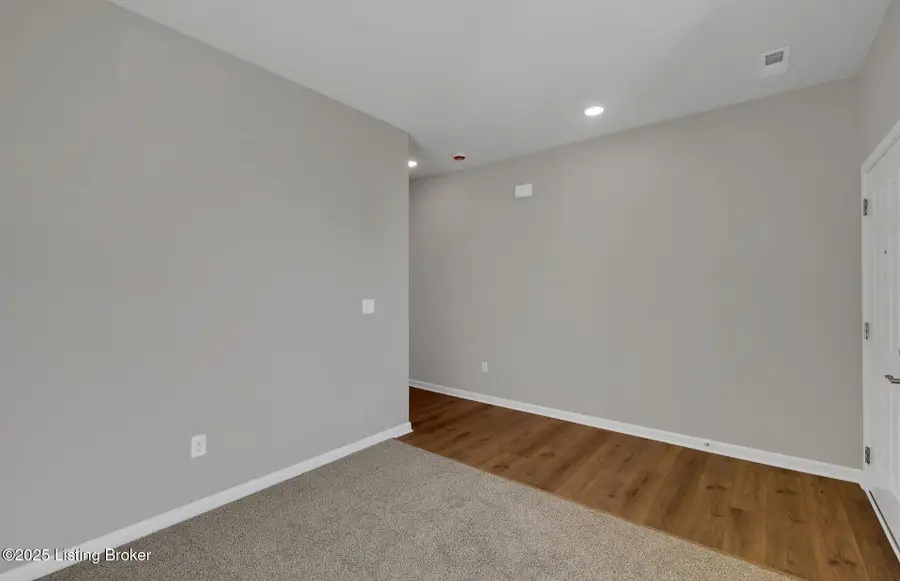 8304 Fairmount Rd, Louisville, KY 40291 - Image #3