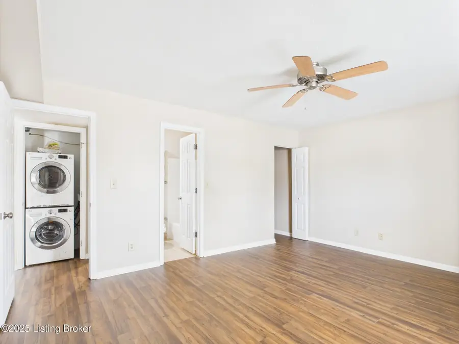 812 La Fontenay Ct, Louisville, KY 40223 - Image #2