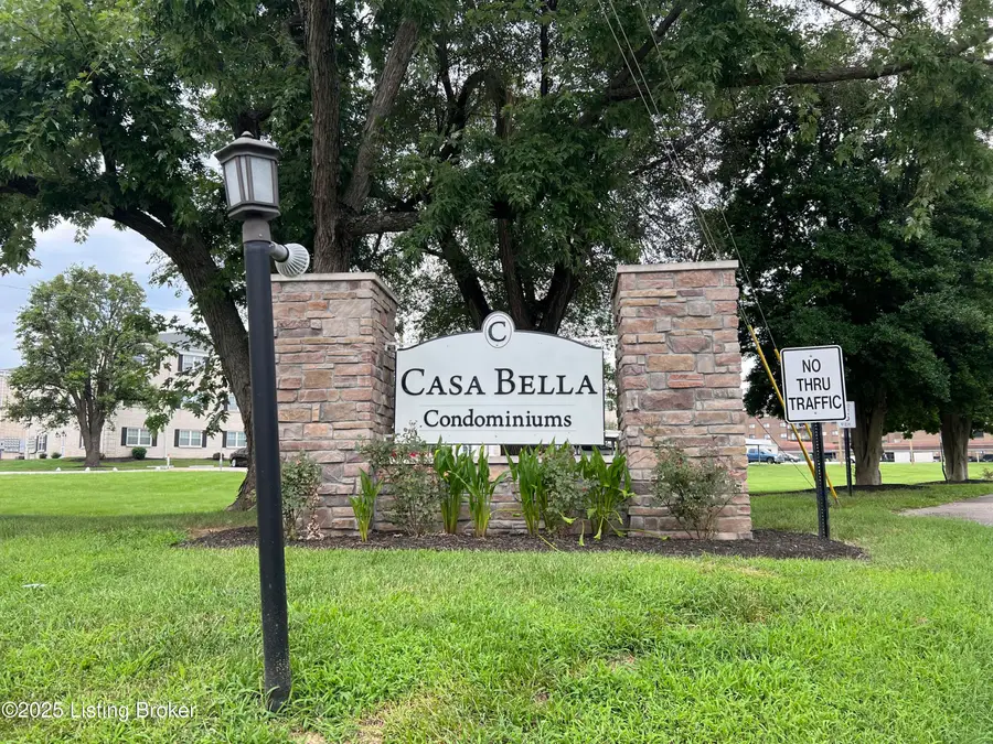 312 Casa Bella Ct, Louisville, KY 40220 - Image #3