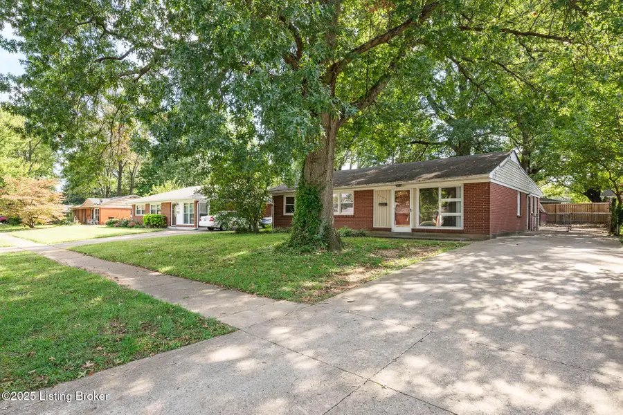 3504 Terrier Ln, Louisville, KY 40218 - Image #3