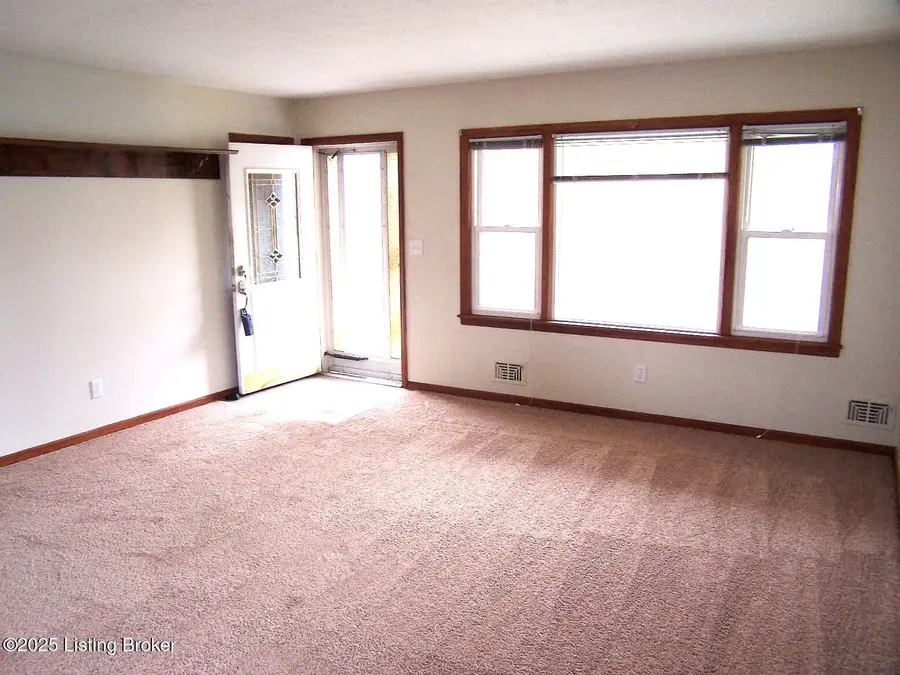 1051 Franelm Rd, Louisville, KY 40214 - Image #3