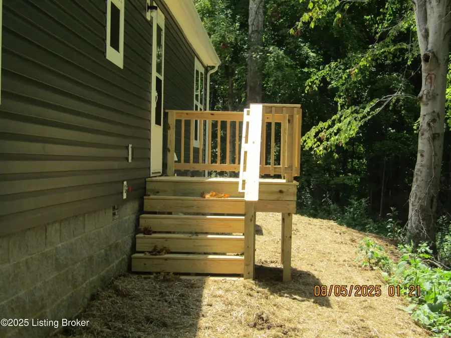 321 W Spring St, Radcliff, KY 40160 - Image #2