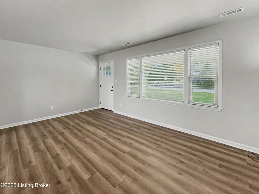 185 Becky Mckinley Ave, Mount Washington, KY 40047 - Image #2