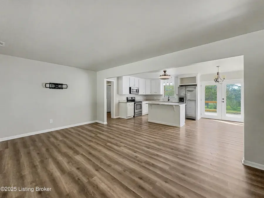 185 Becky Mckinley Ave, Mount Washington, KY 40047 - Image #3