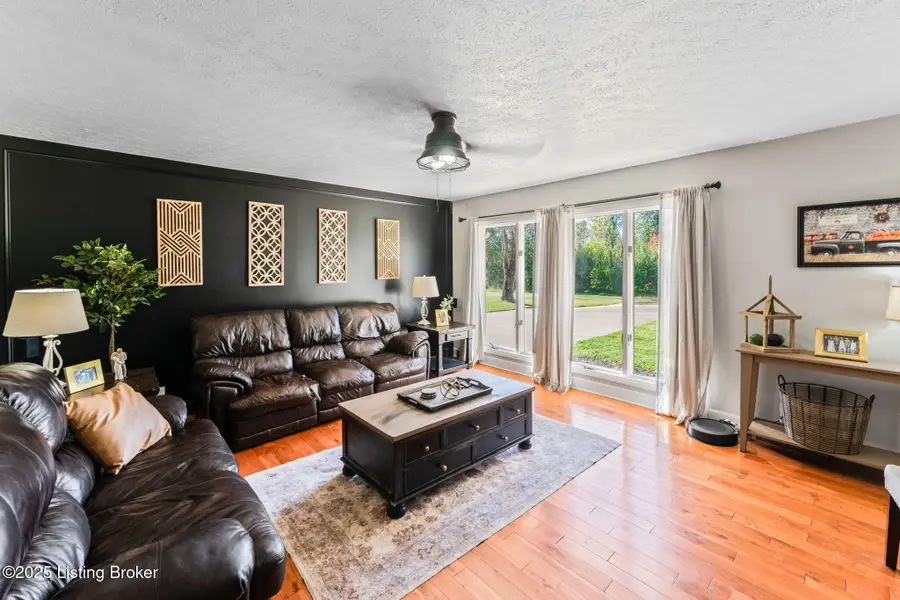 94 Carnation Ln, Brownsville, KY 42210 - Image #3