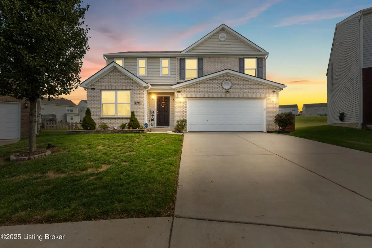 6783 Brittany Oak Dr, Louisville, KY 40229 - Image #1