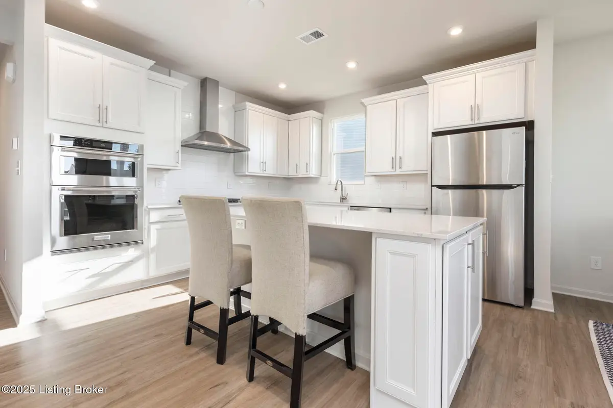 3911 Blackthorn Pl, La Grange, KY 40031 - Image #1