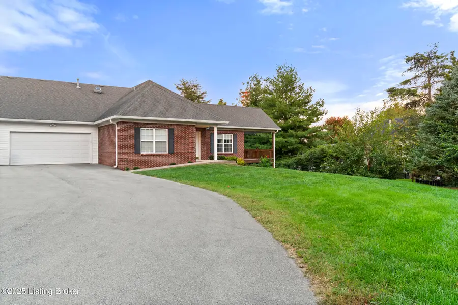 10403 Pine Glen Cir, Louisville, KY 40291 - Image #3