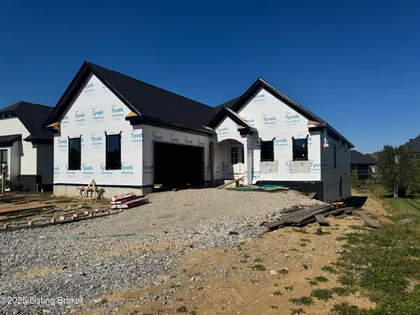 205 Locust Park Pl, Louisville, KY 40245