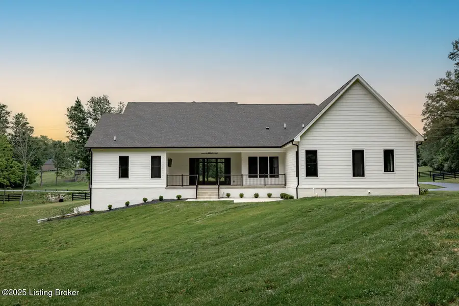 2045 W Rhudes Creek Rd, Elizabethtown, KY 42701 - Image #2