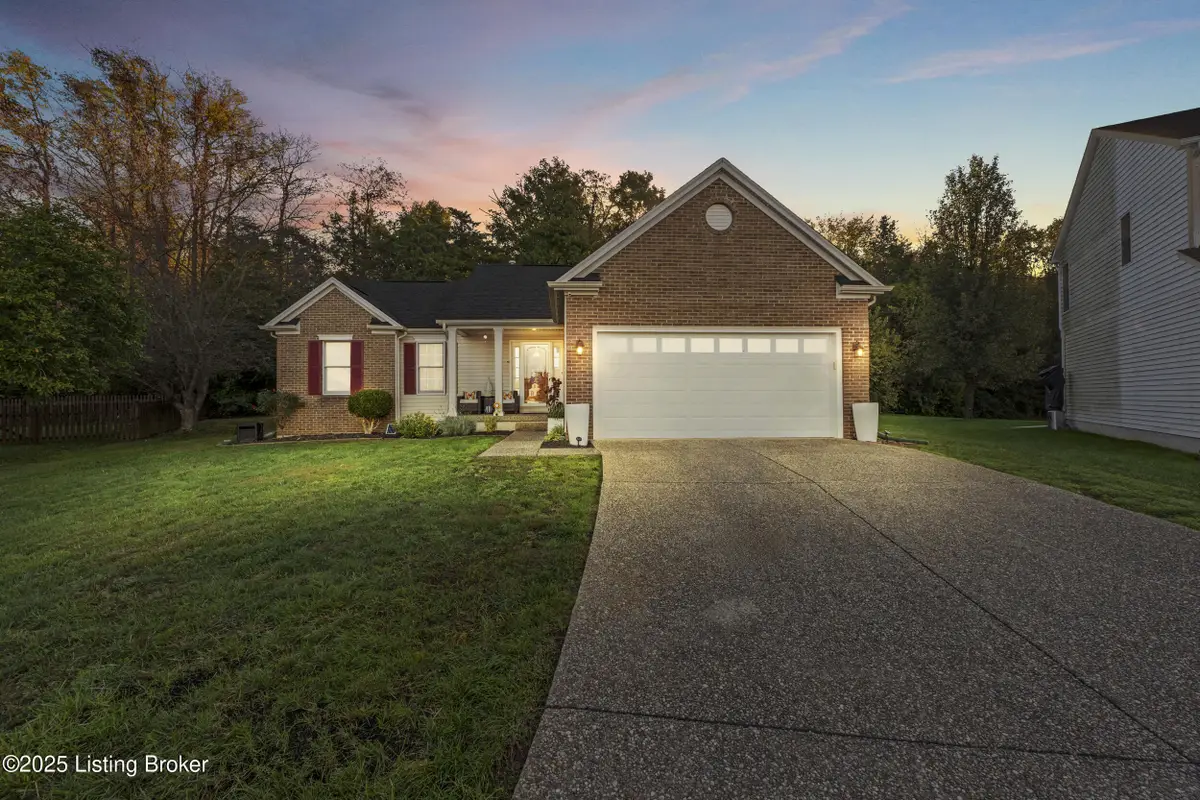 5406 Wild Horse Ct, Louisville, KY 40229 - Image #1