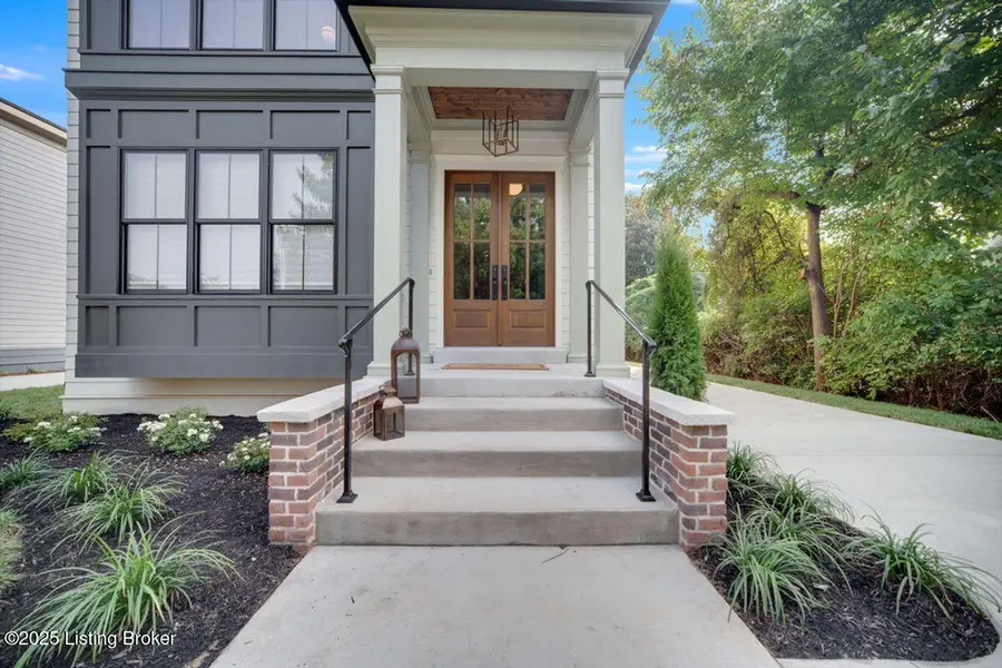 909 S Sherrin Ave, Louisville, KY 40207 - Image #2