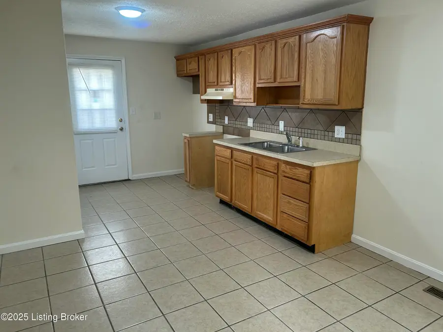 1815 Fust Ave, Louisville, KY 40216 - Image #2