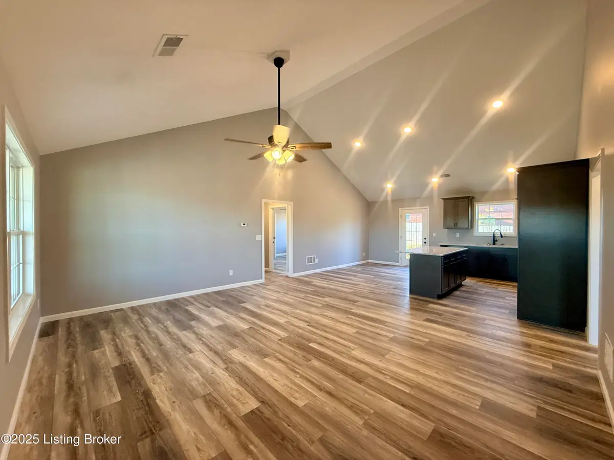 105 Indigo Ave, Bardstown, KY 40004 - Image #1