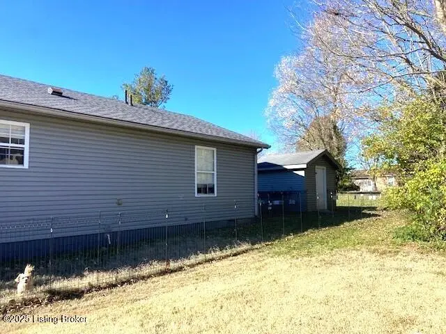 164 W Owen St, Eminence, KY 40019 - Image #2