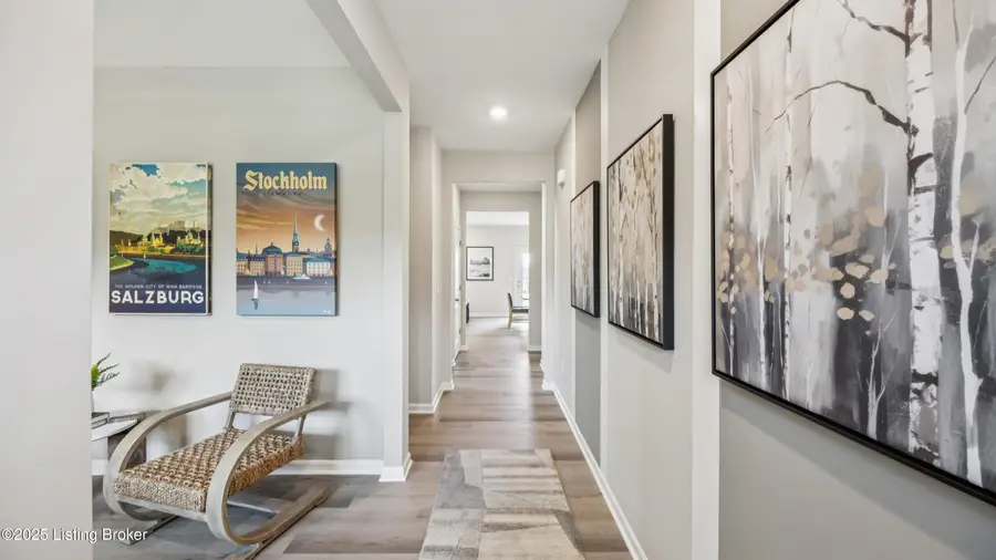 8112 Cedar Meadows Ln, Louisville, KY 40229 - Image #2