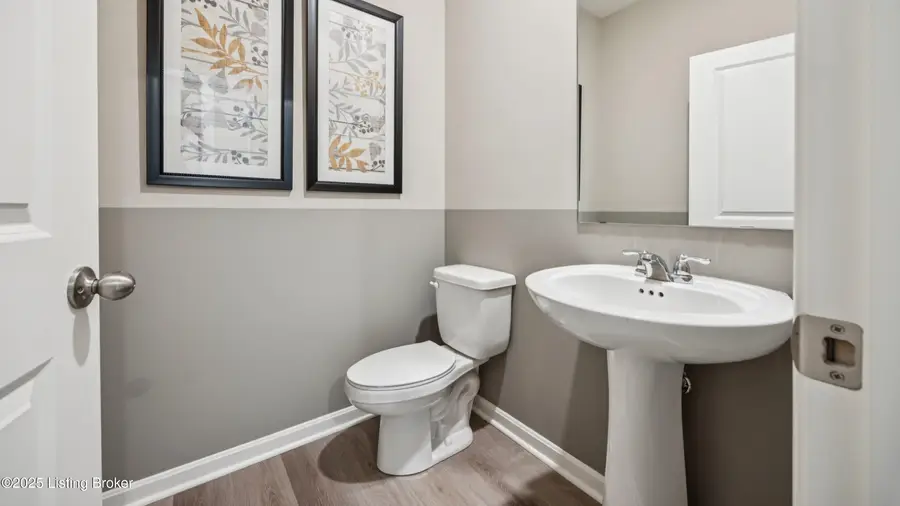 8112 Cedar Meadows Ln, Louisville, KY 40229 - Image #3