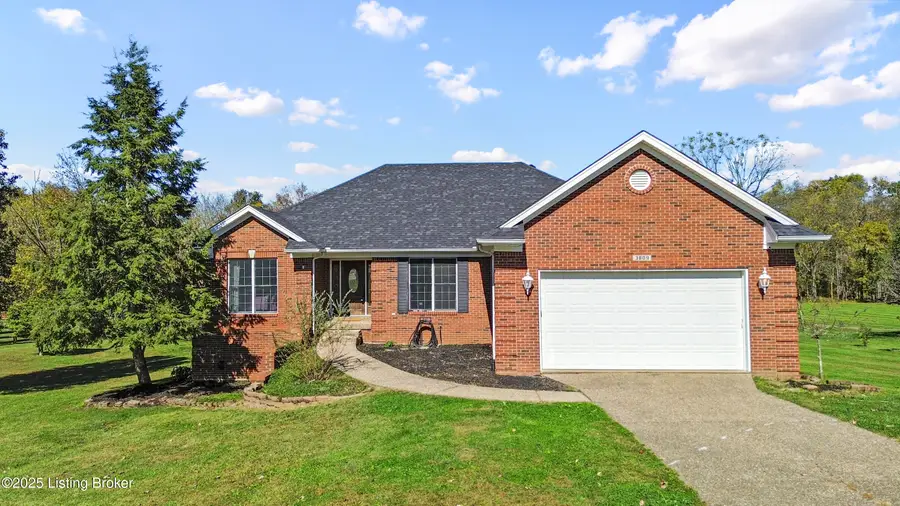 3809 Carriage Pointe Dr, Crestwood, KY 40014 - Image #2
