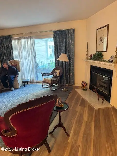 816 Washburn Ave #APT 9, Louisville, KY 40222 - Image #2