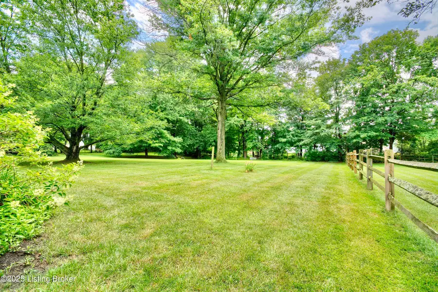 775 Grace Dr, Florence, KY 41042 - Image #2