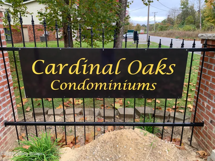 3031 Fordhaven Rd, Louisville, KY 40214 - Image #2