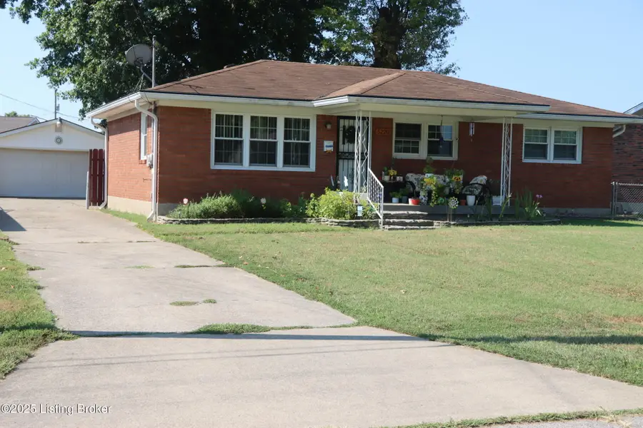 5220 Skylight Dr, Louisville, KY 40258 - Image #2