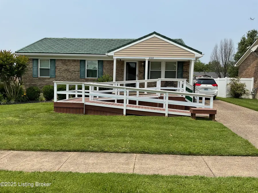 12212 Dulcie Ct, Louisville, KY 40229 - Image #2