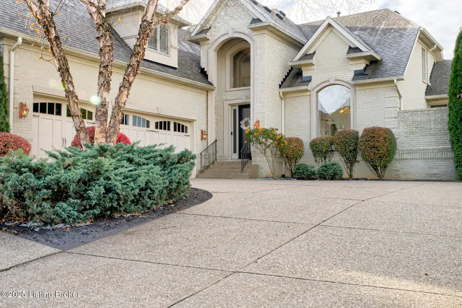 17402 Streamside Pl, Louisville, KY 40245 - Image #2