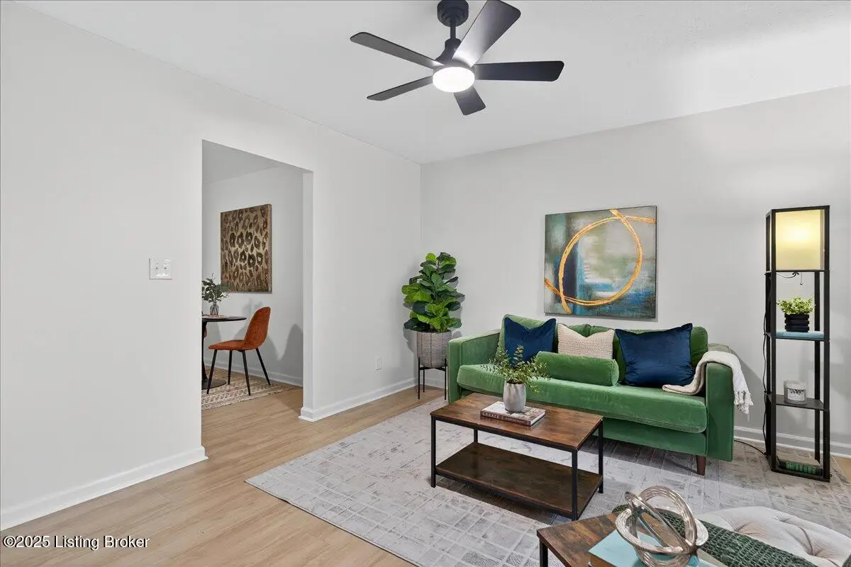 5704 Toebbe Ln, Louisville, KY 40229 - Image #1