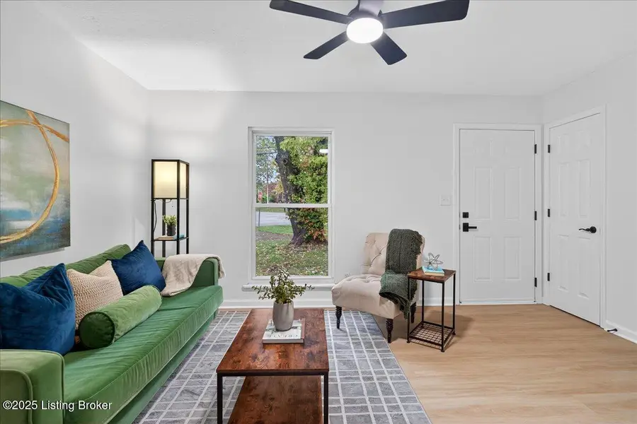 5704 Toebbe Ln, Louisville, KY 40229 - Image #2