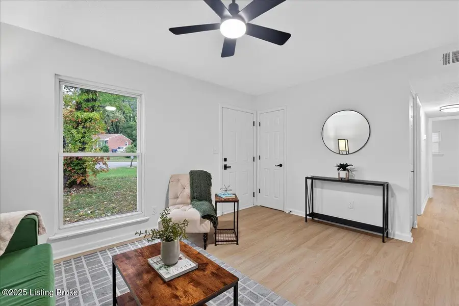 5704 Toebbe Ln, Louisville, KY 40229 - Image #3