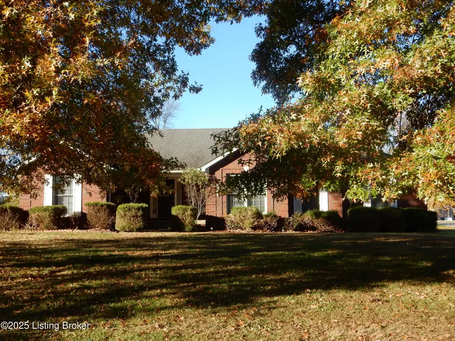 1135 Mill Brook Cir, Shepherdsville, KY 40165 - Image #2
